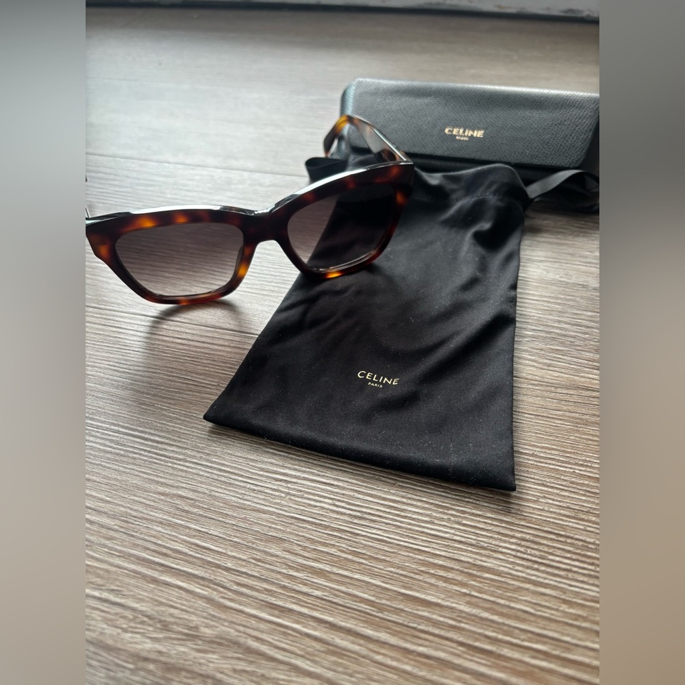Celine Triomphe Tortoise Shell Sunglasses - Picture 4 of 7